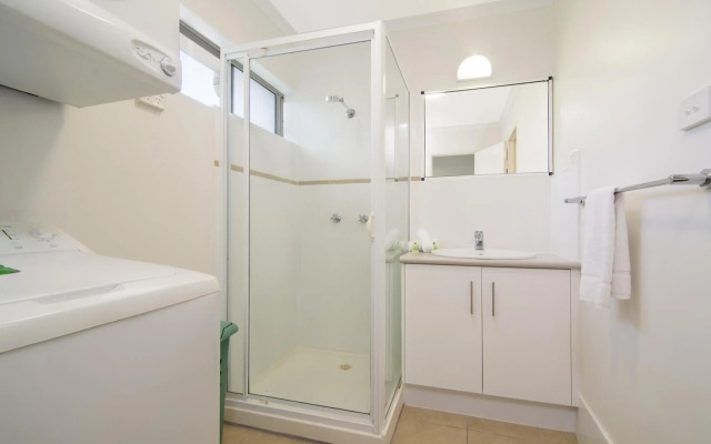 Port Douglas Outrigger Holiday Apartments