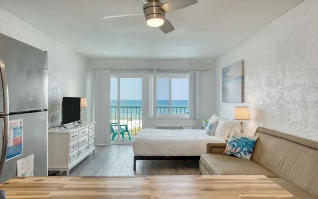 Sun-kissed by Avantstay Beachfront Access
