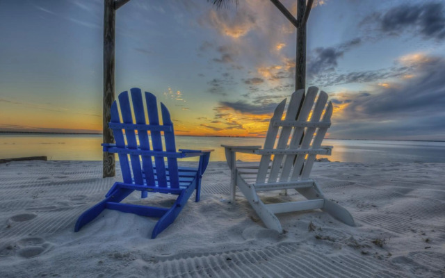 Sailport Waterfront Suites