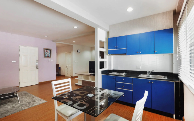 OYO 995 Blue Cafe Apartment