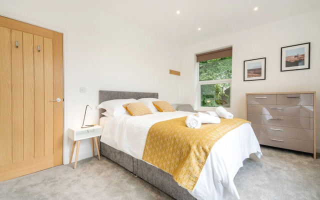 The Botanical Flat 1