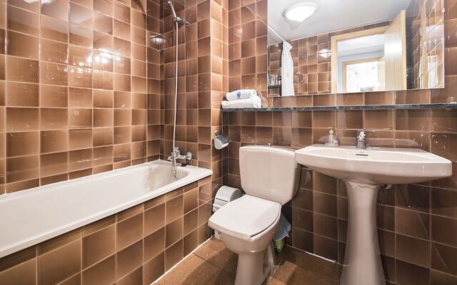 Ampolla Apartment TVL 18