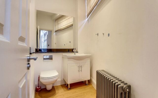 Pont Street Mews Townhouse