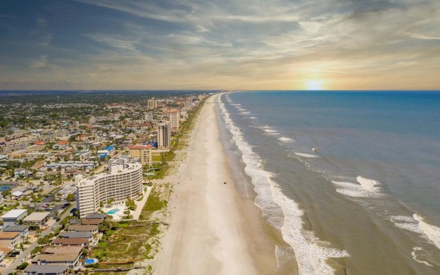 Holiday Inn Express & Suites Jacksonville - Town Center by IHG