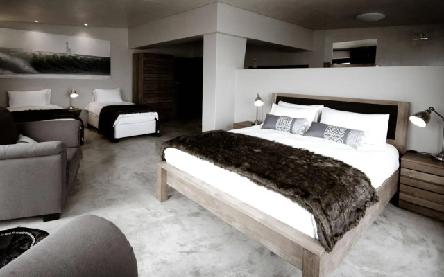 Pelican Point Lodge