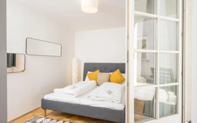 Zum Grazer Uhrturm By Welcome2Vienna