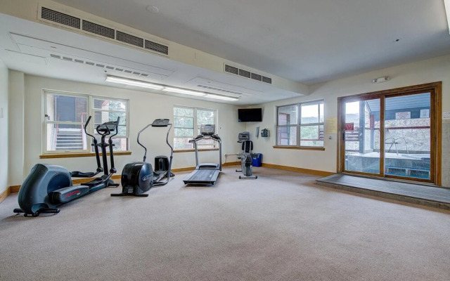 Ski-in Downtown Breckenridge Condo
