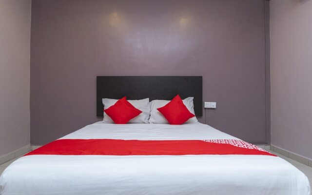 Golden Horse Hotel by OYO Rooms