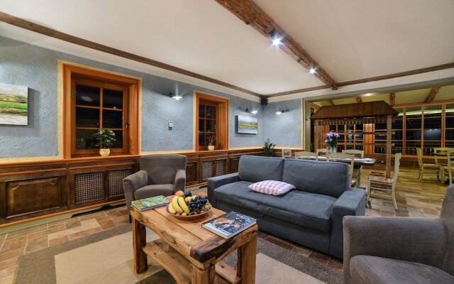 Villa Les With hot tub