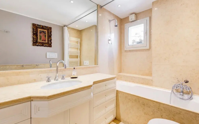 Colosseum Terrace Apartment