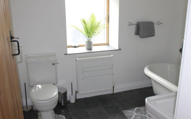 Brackendale Luxury Townhouse, hot Tub,sauna, Games