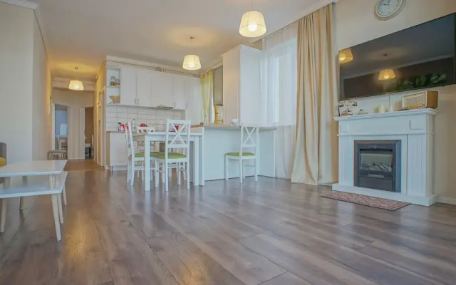 CN2i Luxury Accommodation MC