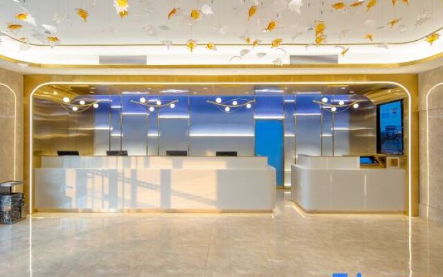 Starway Hotel (Jiaxiang High-Speed Railway Station Stone Sculpture Plaza)