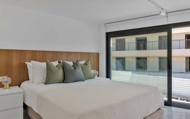 Phaedrus Living: Alkminis Seaview Suites Litore
