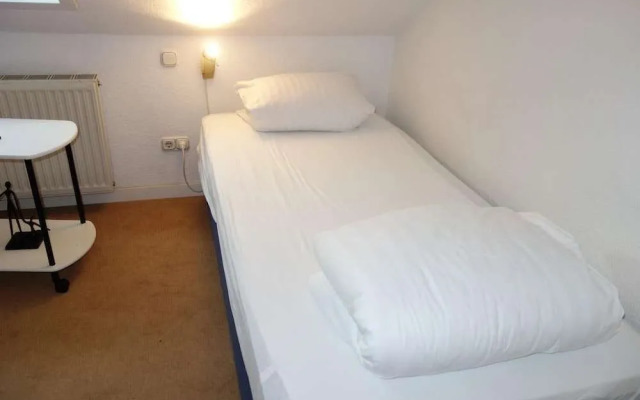 Tolstov-Aparthotels Generous 3 Room Apartment