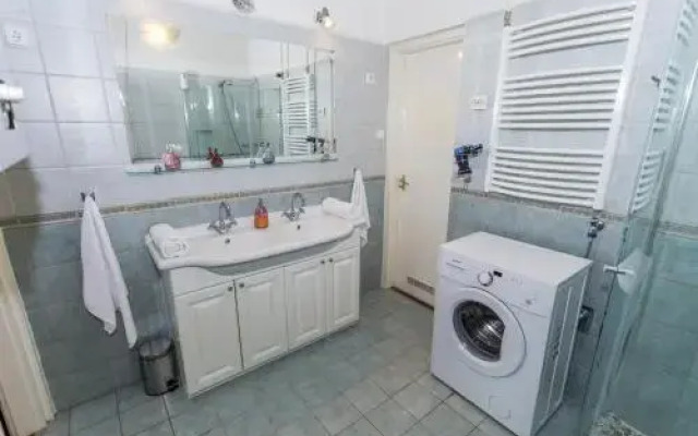 Kimchi Apartment
