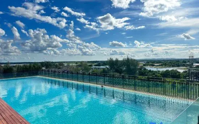 Champs Elysees King Studio + Corner Sunset View