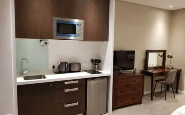 Sandton Skye Apartment - 616