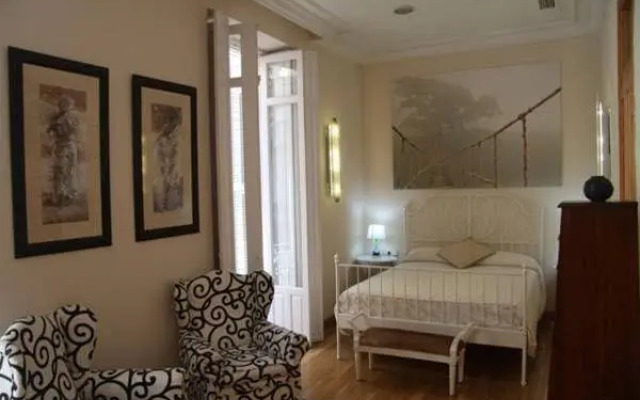 Echegaray Suites
