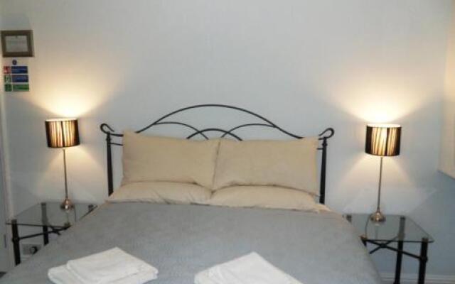 Big Sky Guest House- ROOM ONLY