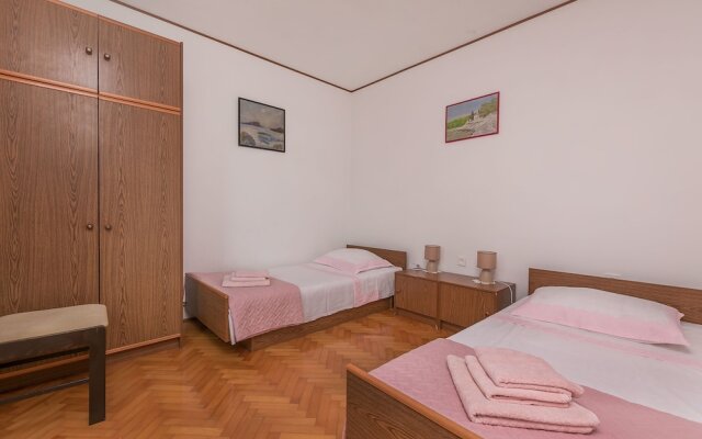 Apartment Proti