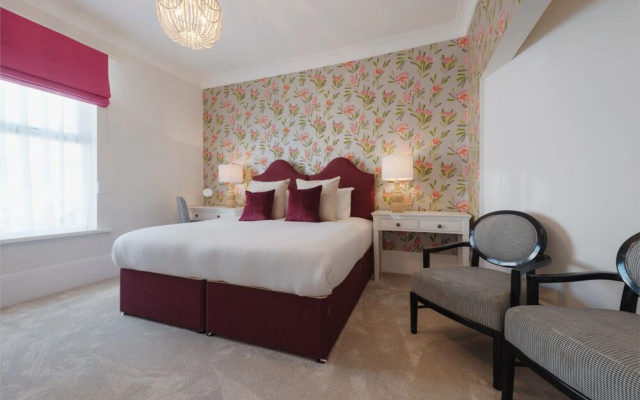 Somerset House Hotel & Restaurant