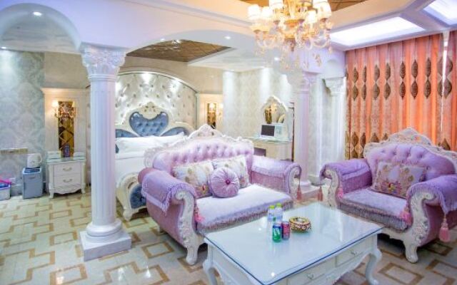 No.7 Theme Hotel