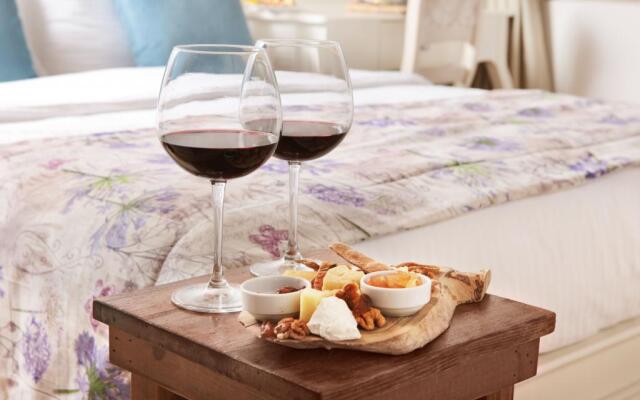 Vinifera Vineyards Hotel
