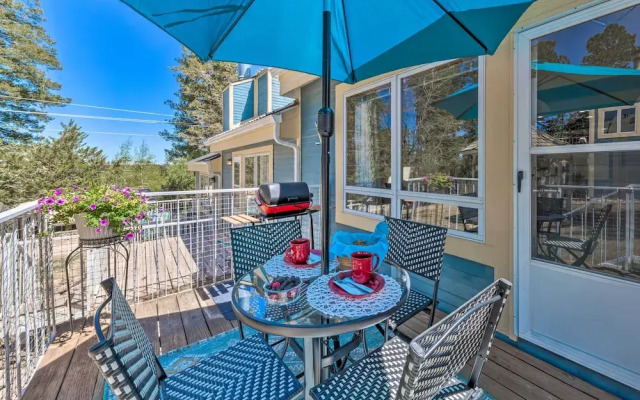 Eclectic Home w/ Deck: 4 Miles to Ski Cloudcroft!