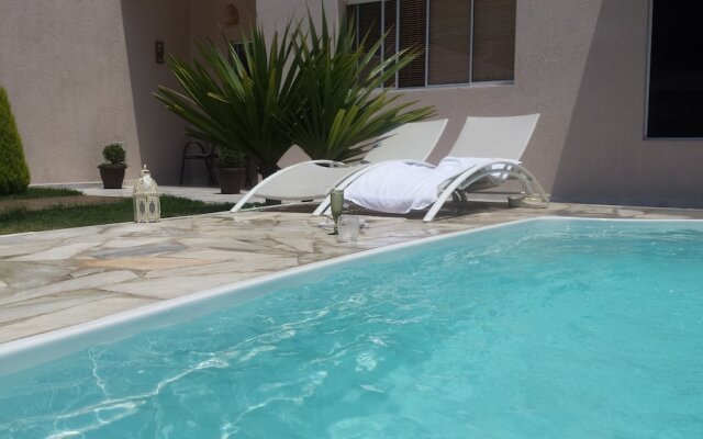 Casa com piscina em Caraguatatuba