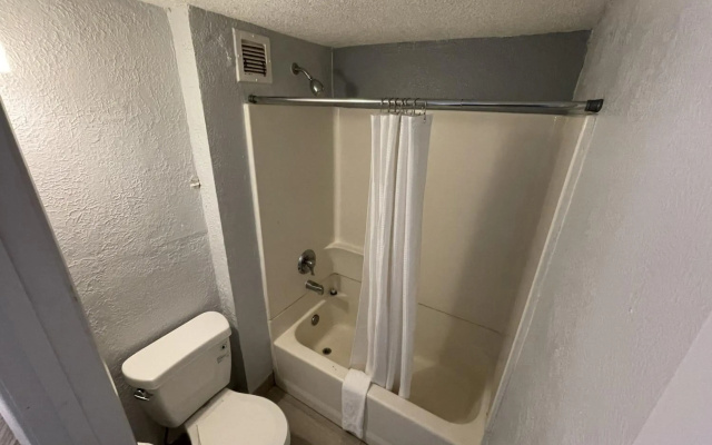 Extend-A-Suites Albuquerque West (ex. Rodeway Inn)