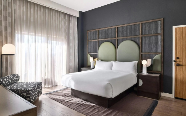Renaissance® Phoenix Glendale Hotel & Conference Center