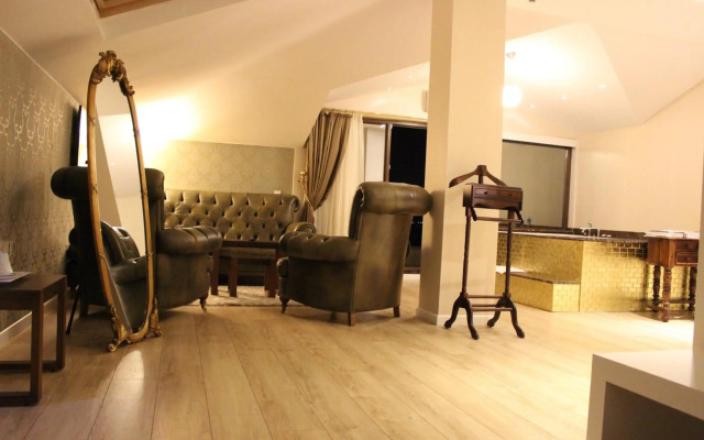 Lale Hotel