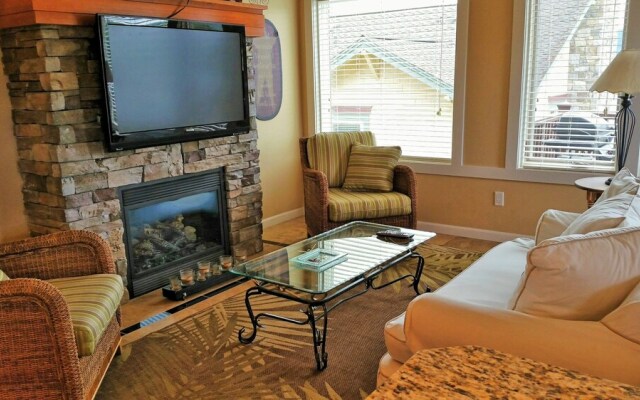 Silver Beach Lakeside Suite - One Bedroom Apartment
