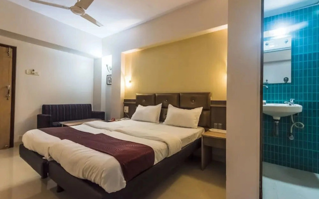 Hotel Vashi Inn