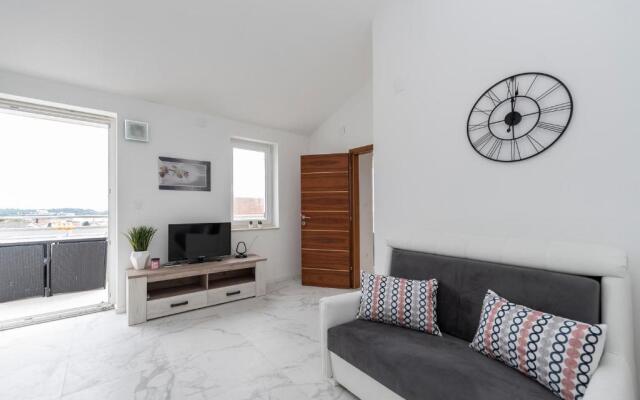 Beautiful penthouse for 8 close to city center