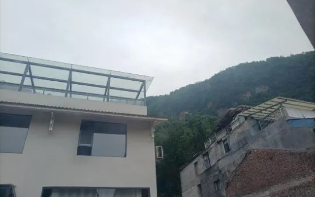 Yunmu Inn