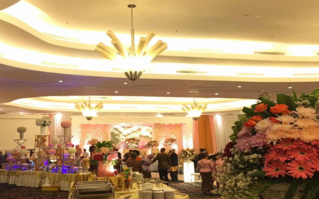 IPB Hotel And Convention Center