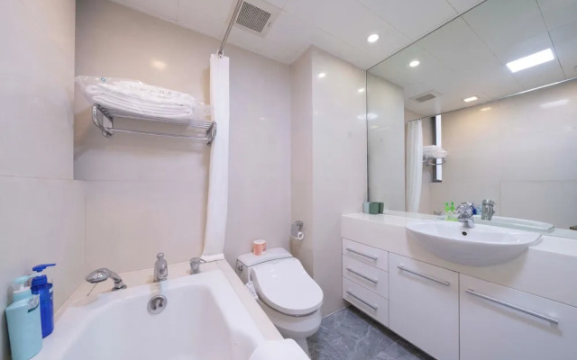 Tyms Stylish 3BR 2BA Apt Xujiahui Metro