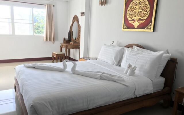 Chiangmai Tulip House and Massage - Hostel