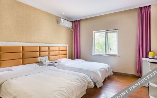 Super 8 (Beijing Qianmen East Street)