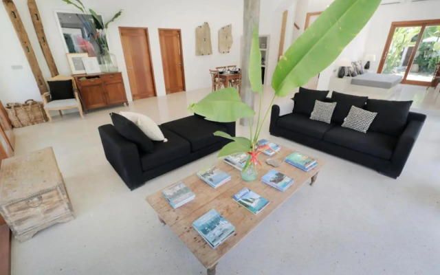 Amazing 3 Bedrooms Villa Canggu