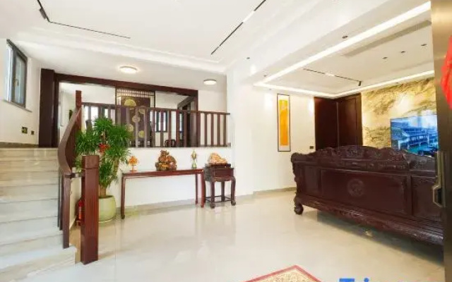 Yi Jia Xiao Zhu