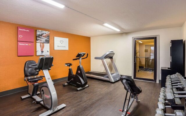 Comfort Suites University