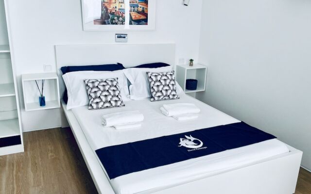 Partenope Hostel and Suites