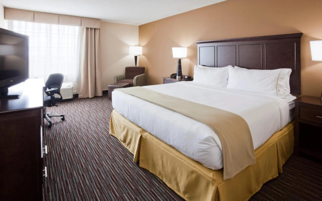 Holiday Inn Express & Suites Willmar by IHG