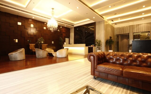 Plutos Hotel