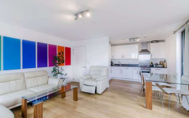 Stunning 2 Bed Flat w/ Terrace Next to Kings Cross