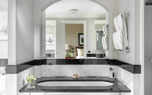 The Shelbourne, Autograph Collection