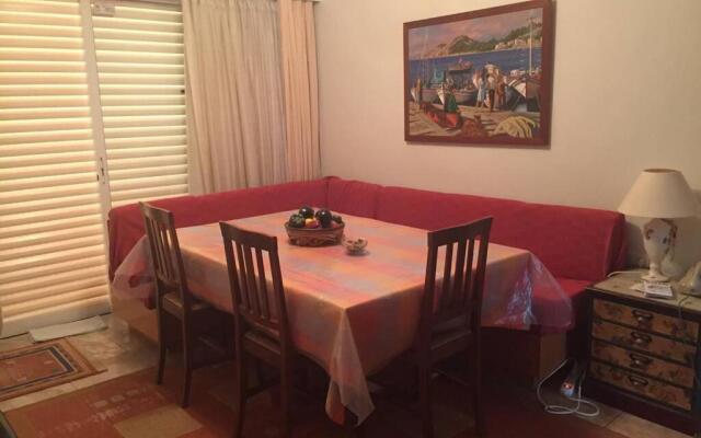 Two Bedroom Apartment Near Alimos Marina !